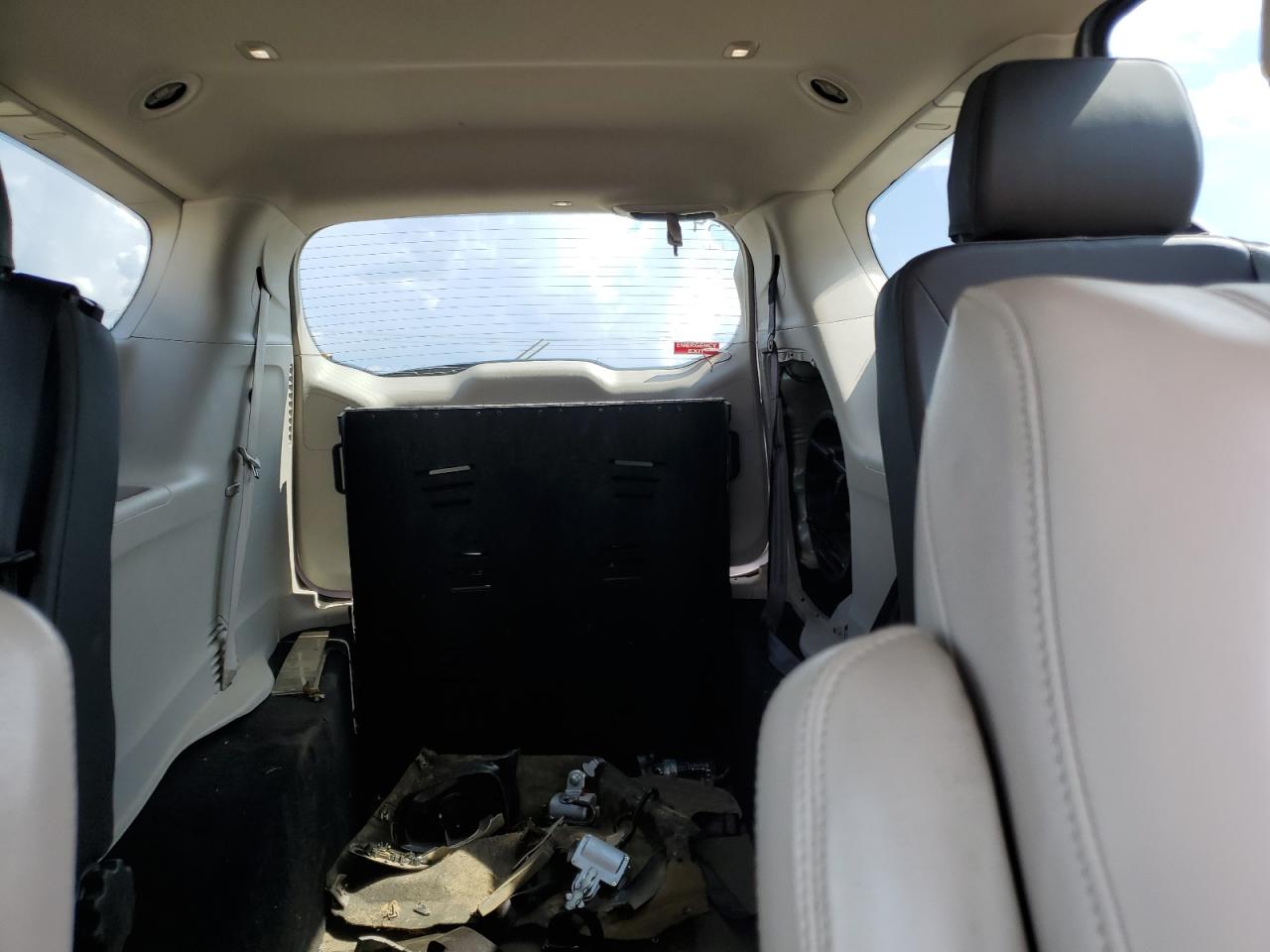 CHRYSLER VOYAGER LXI