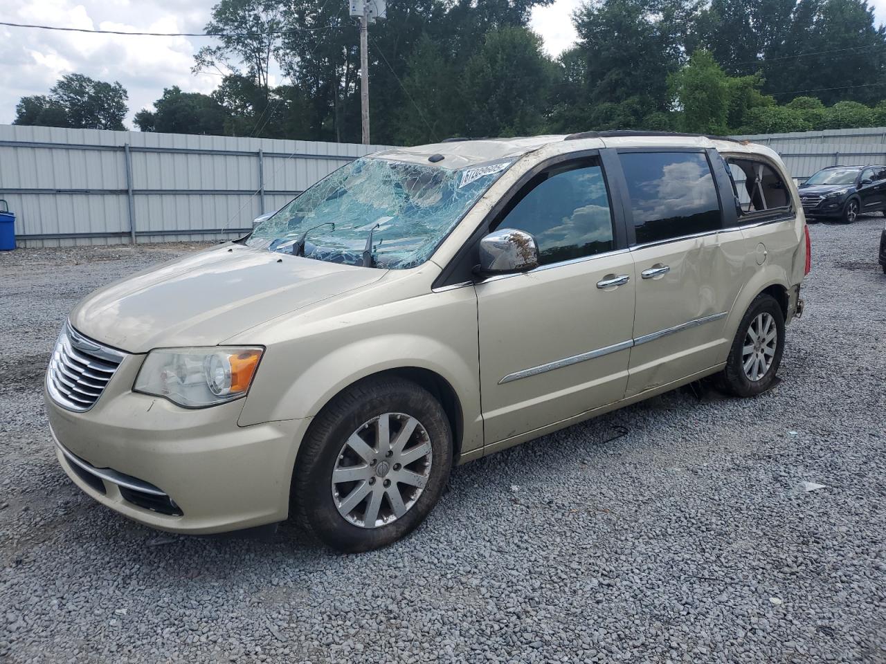 CHRYSLER TOWN & COUNTRY TOURING L