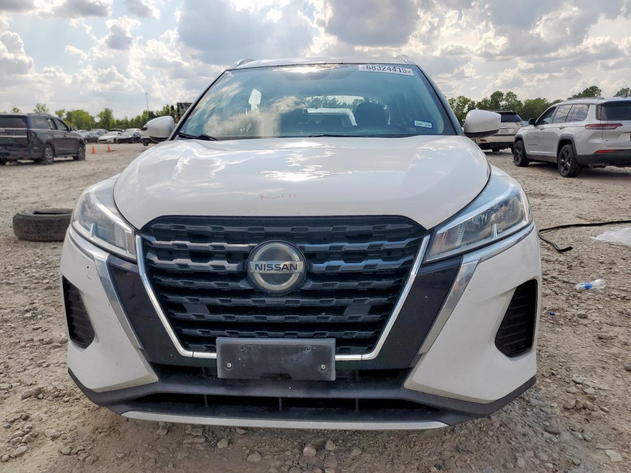 NISSAN KICKS SV