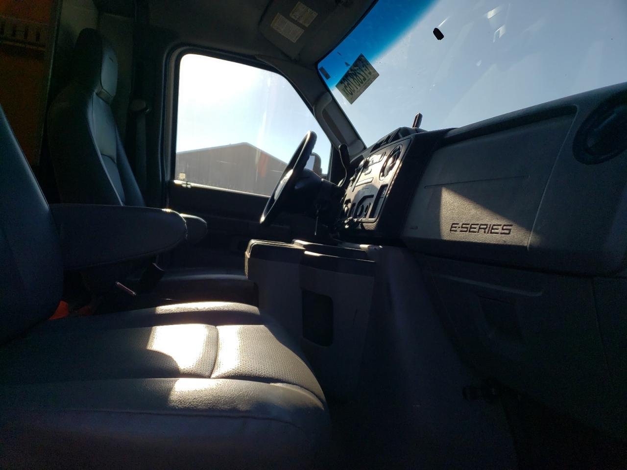 FORD ECONOLINE E350 SUPER DUTY CUTAWAY VAN