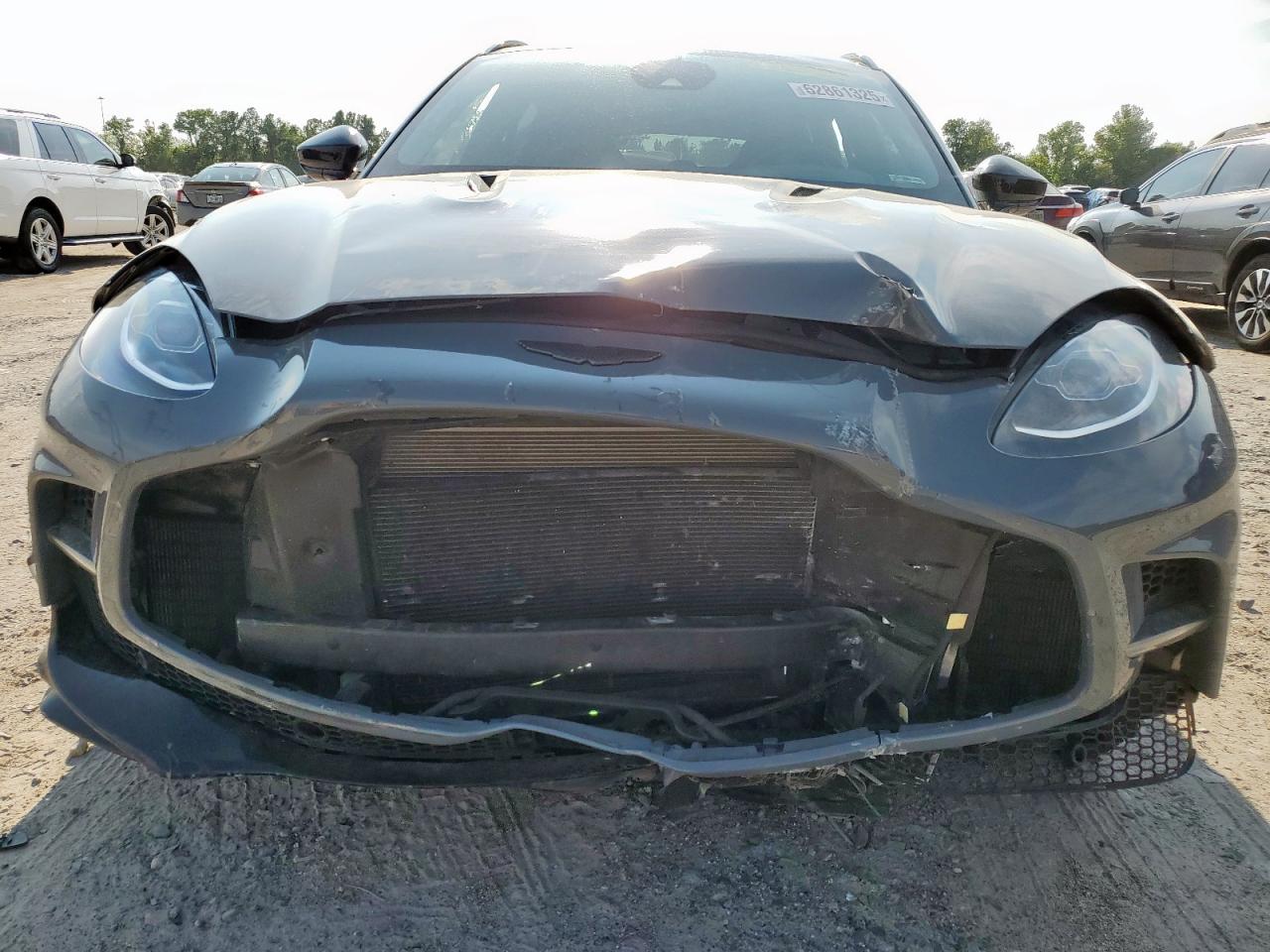 ASTON MARTIN DBX 707