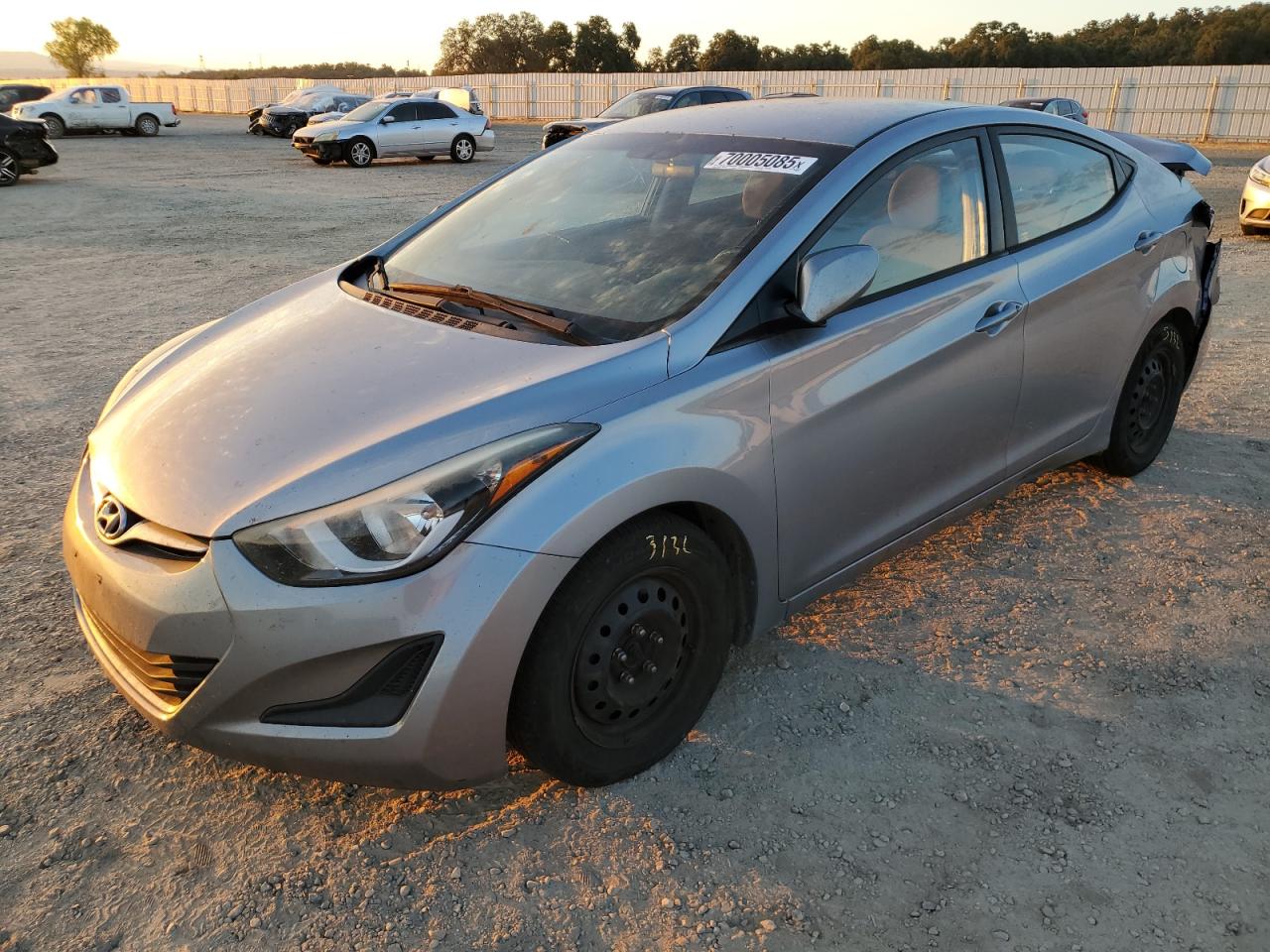 HYUNDAI ELANTRA SE