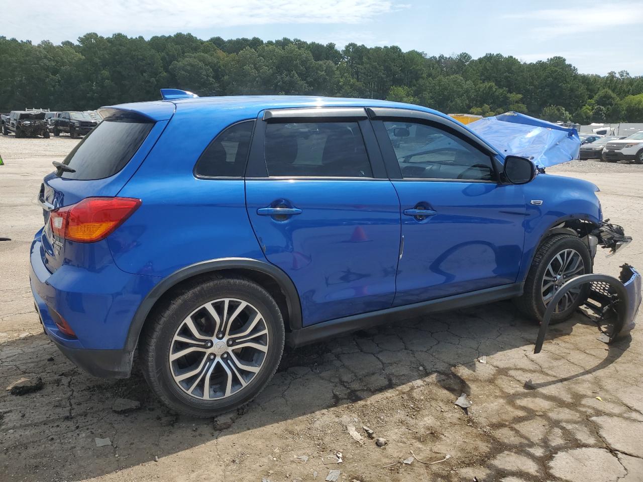 MITSUBISHI OUTLANDER ES