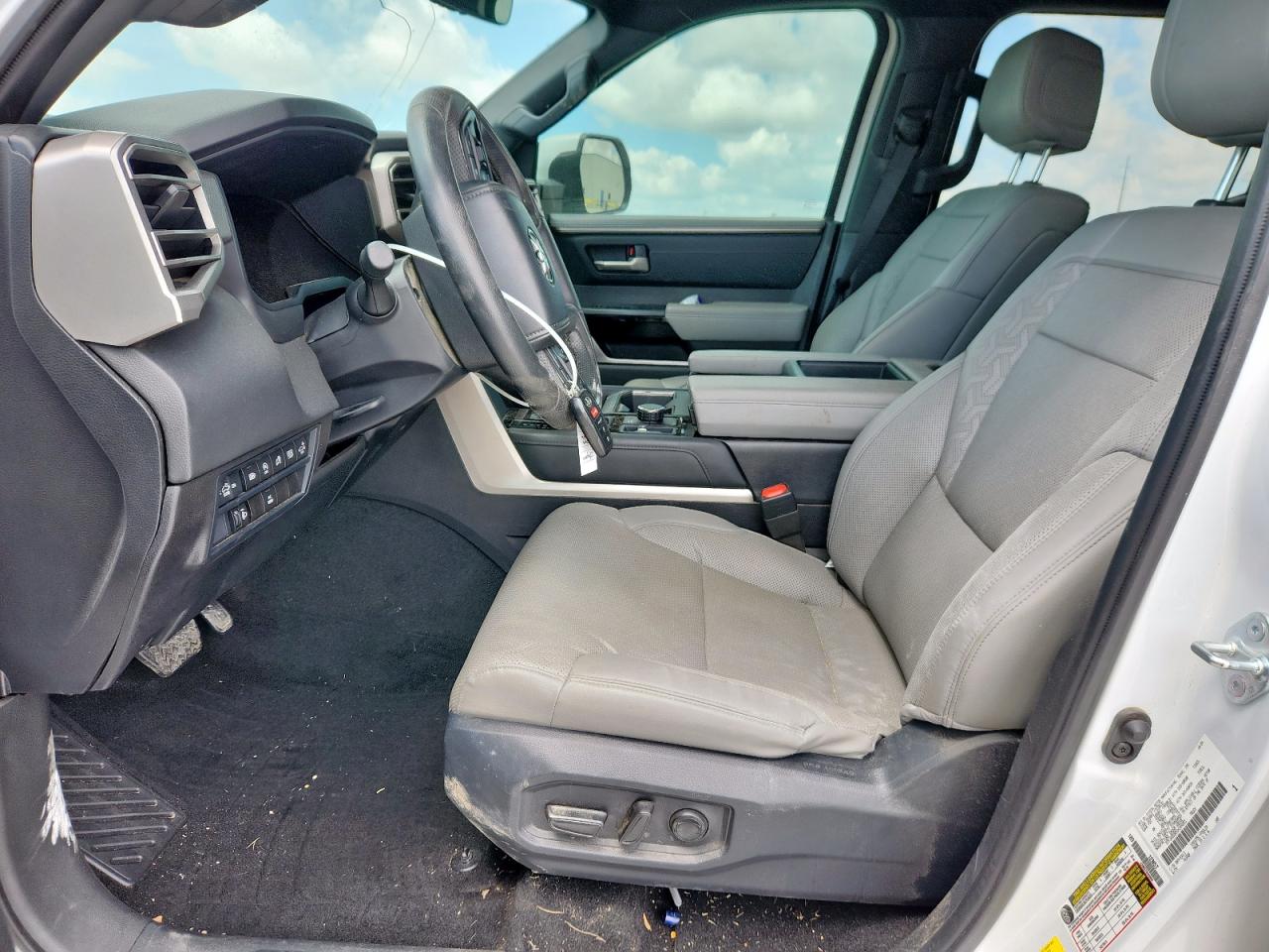 TOYOTA TUNDRA CREWMAX LIMITED