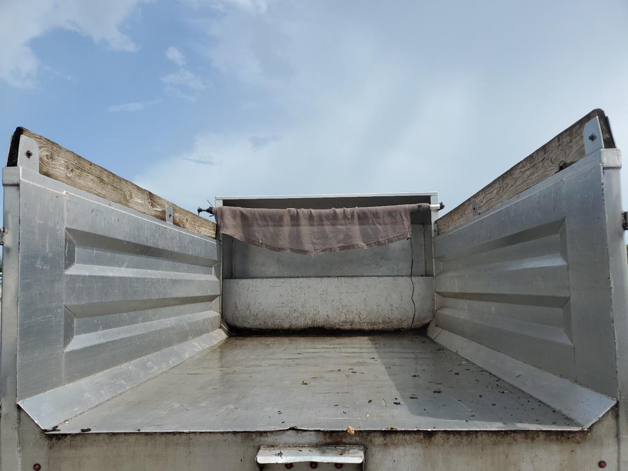 Lot #3265820243 2019 HINO 195