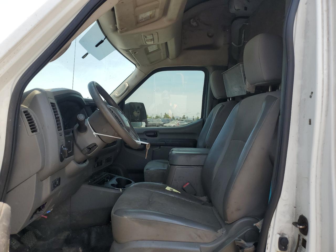 NISSAN NV2500 2500 S