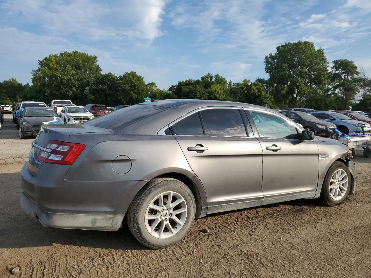 FORD TAURUS SE