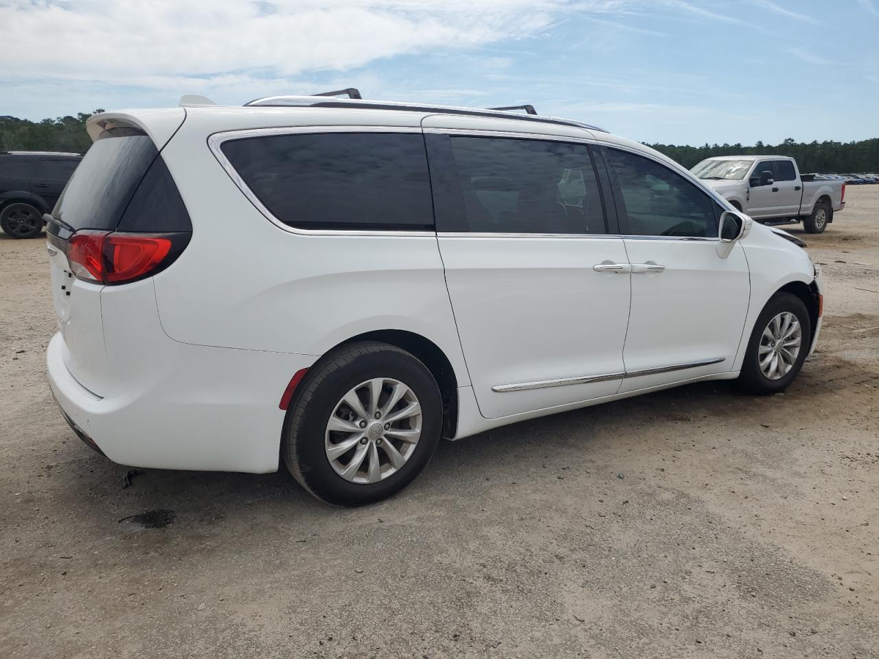 CHRYSLER PACIFICA TOURING L