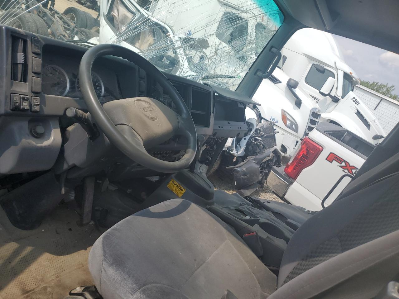 Lot #3234788379 2013 ISUZU NRR