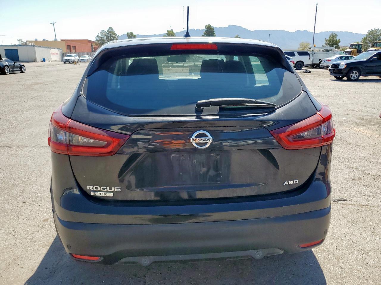 NISSAN ROGUE SPORT S