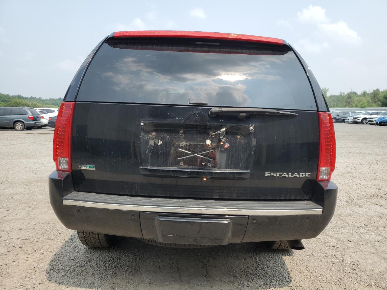 CADILLAC ESCALADE LUXURY