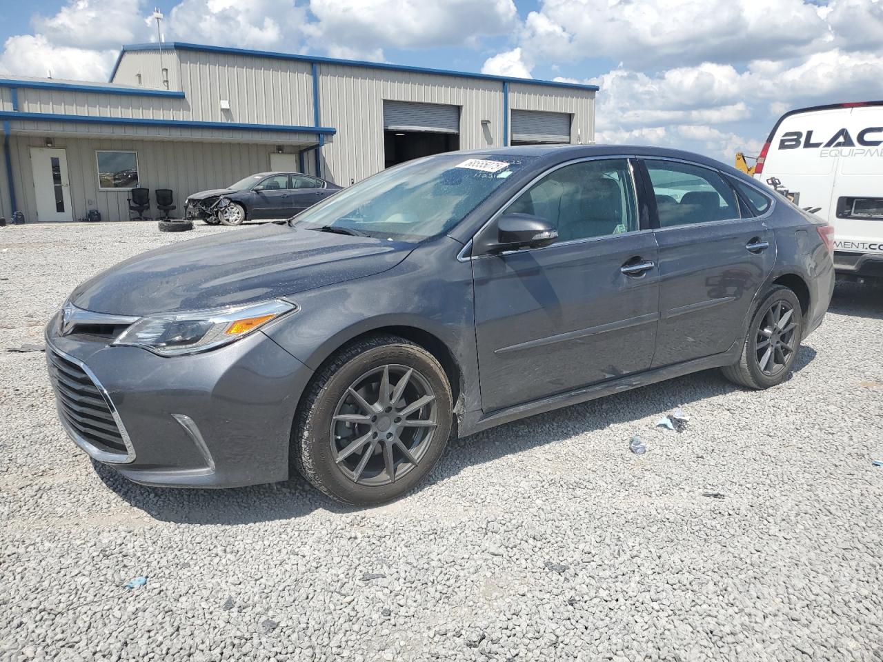 TOYOTA AVALON XLE