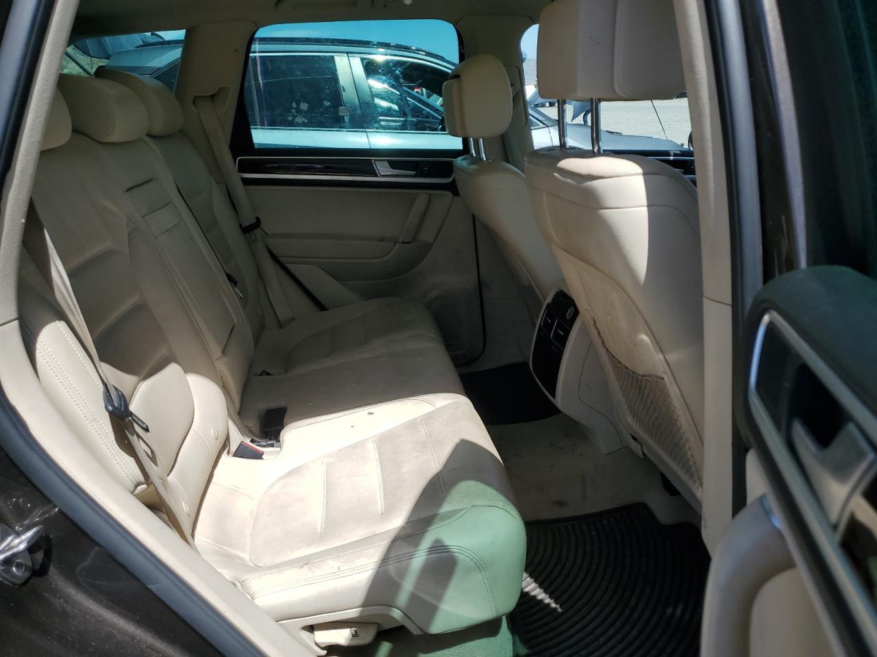 VOLKSWAGEN TOUAREG SPORT