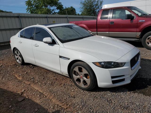 2017 JAGUAR XE SAJAR4BG2HA977160