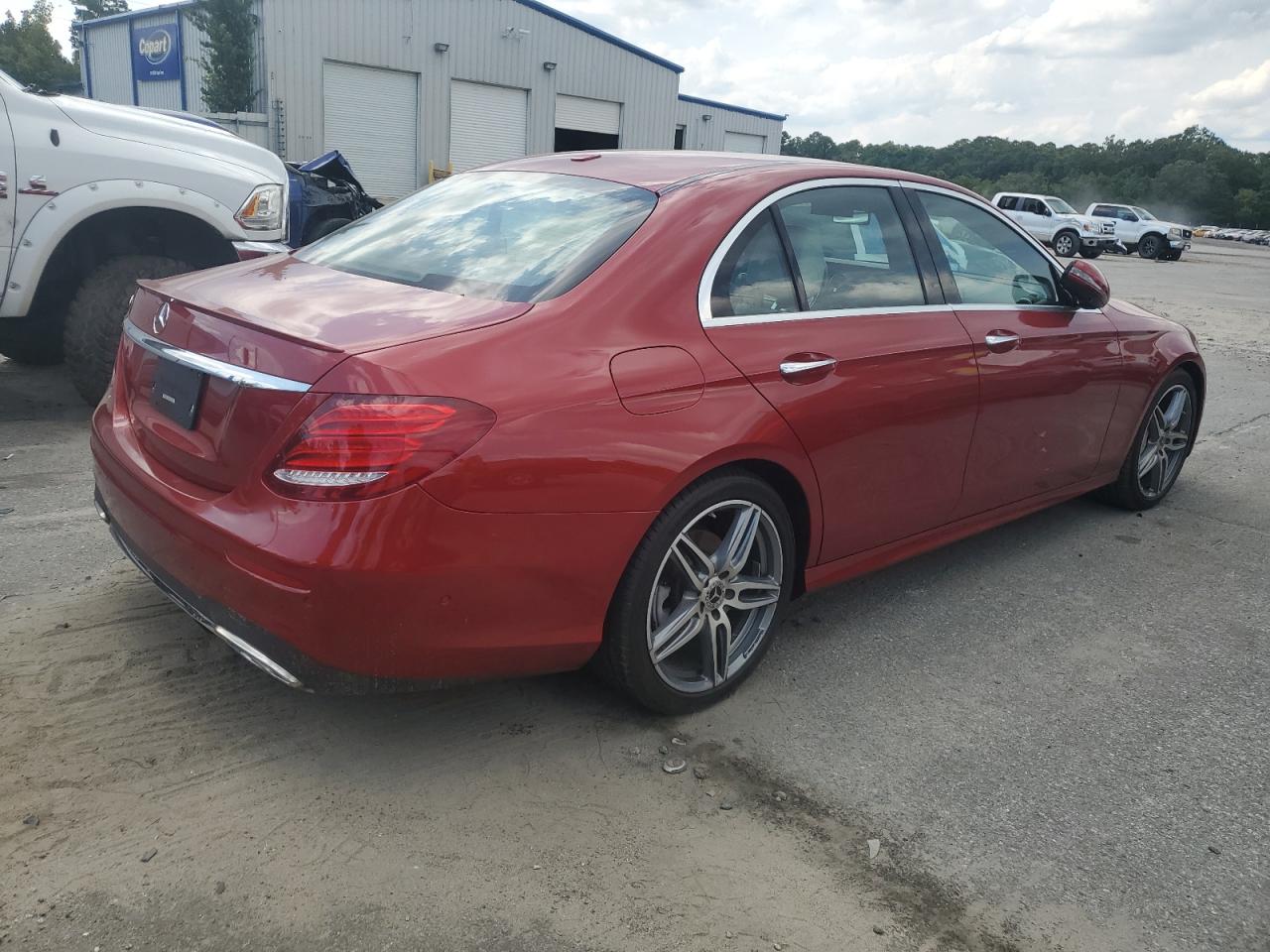 MERCEDES-BENZ E-CLASS 300