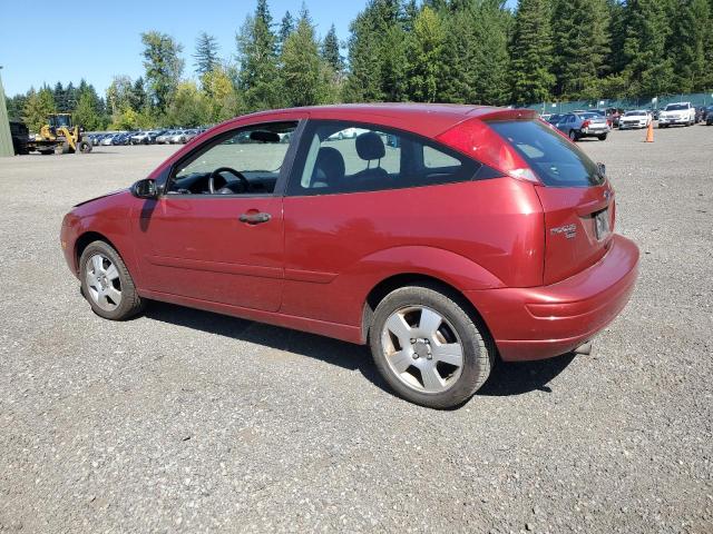 FORD FOCUS ZX3 2005 red  gas 3FAFP31NX5R107068 photo #3