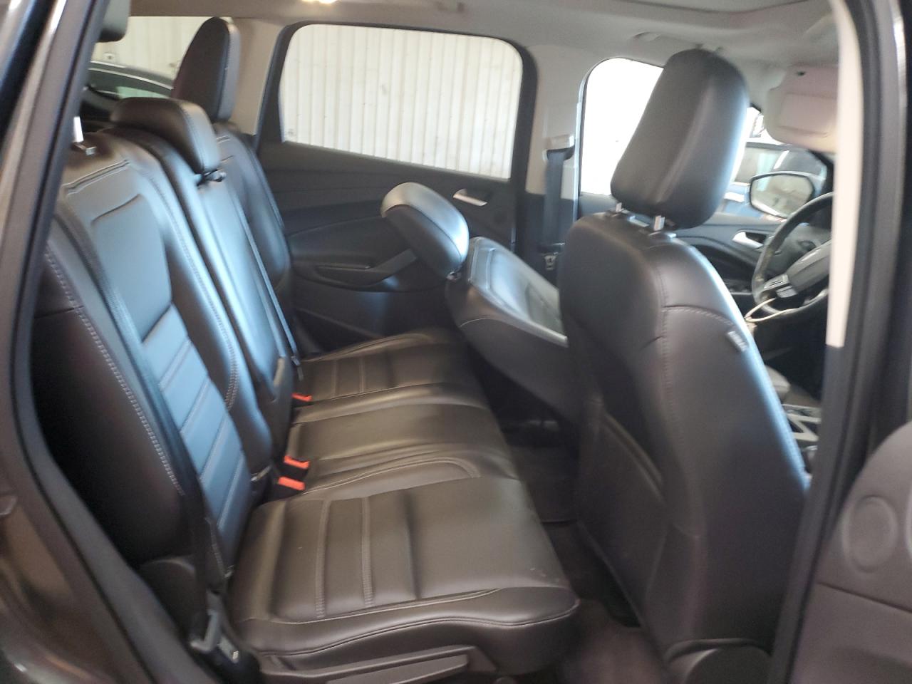 FORD ESCAPE TITANIUM