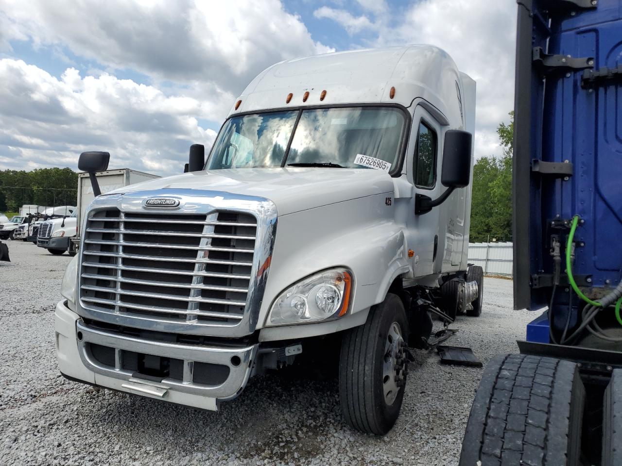 Lot #3284006796 2019 FREIGHTLINER CASCADIA 1