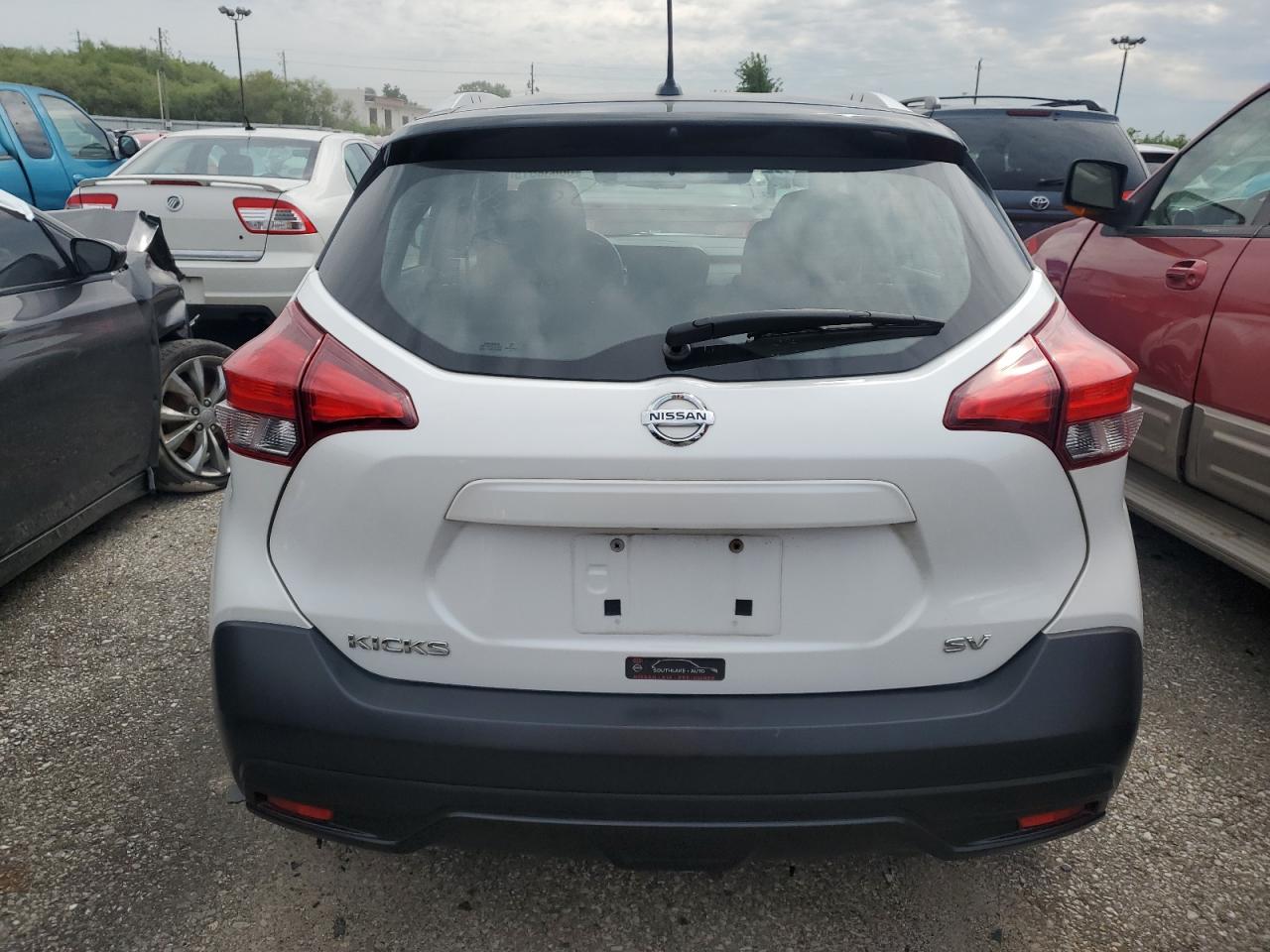 NISSAN KICKS S