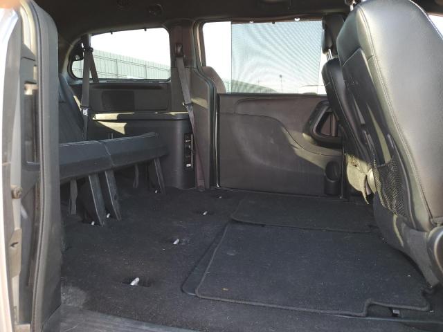 2015 CHRYSLER TOWN & COU 2C4RC1HG7FR710582
