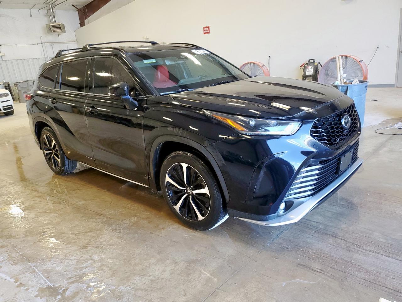 Lot #3318913913 2021 TOYOTA HIGHLANDER XSE