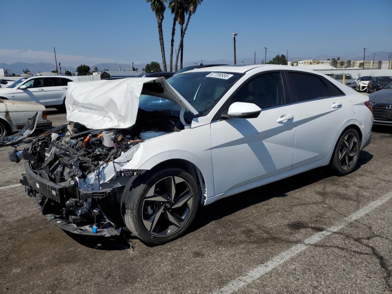  Salvage Hyundai ELANTRA