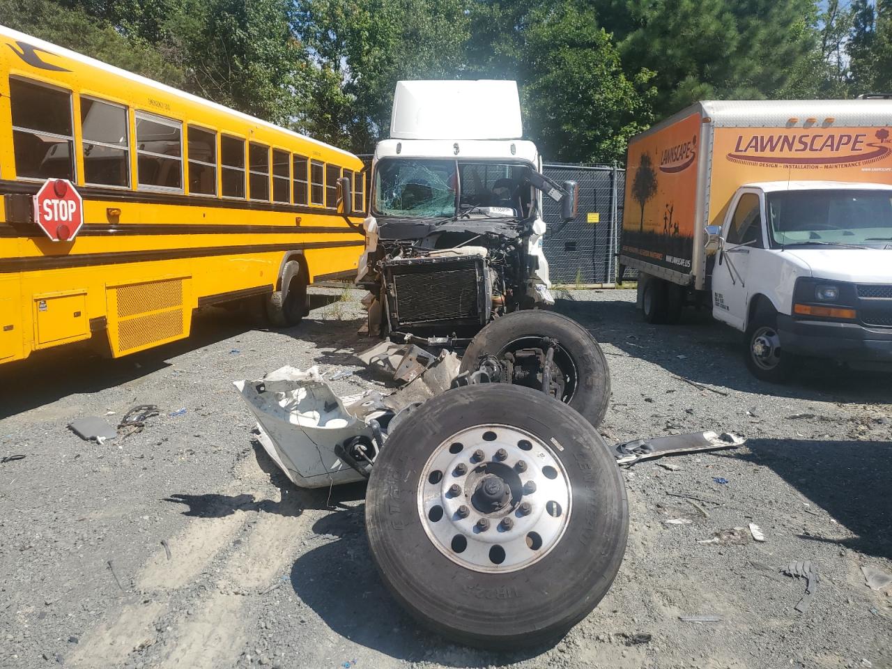 Lot #3248616286 2017 FREIGHTLINER CASCADIA 1