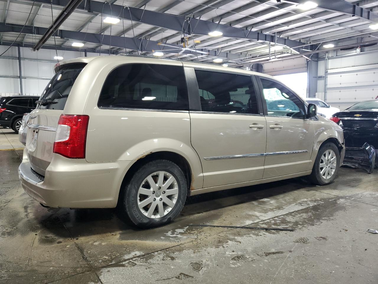 CHRYSLER TOWN & COUNTRY TOURING