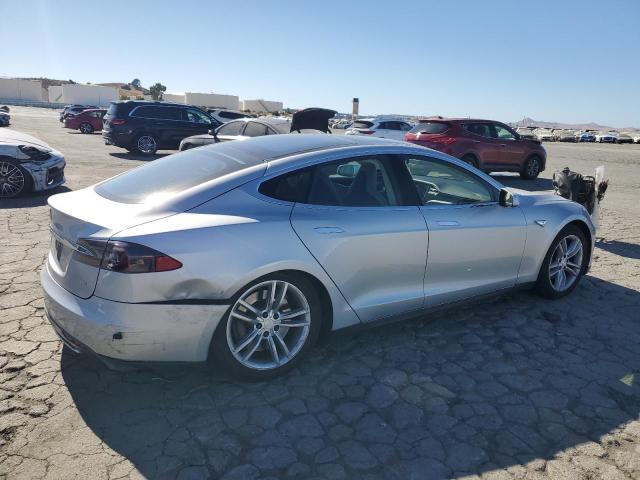 TESLA MODEL S 2013 silver  electric 5YJSA1CN3DFP13484 photo #4