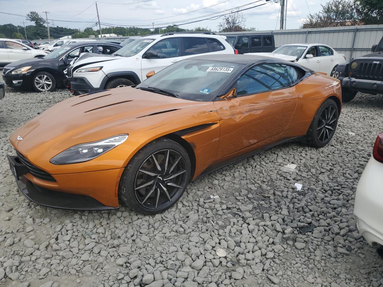 ASTON MARTIN DB11