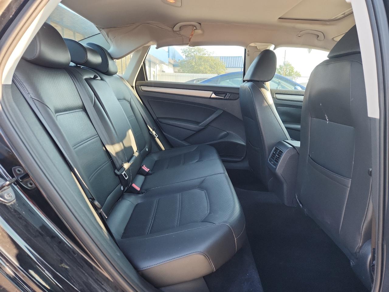 VOLKSWAGEN PASSAT SE