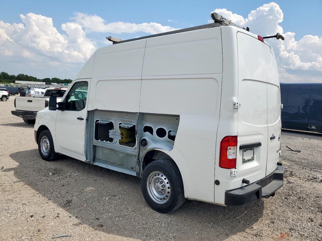 NISSAN NV2500 2500 S