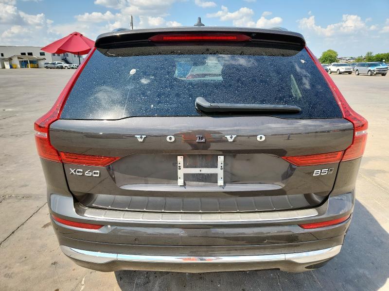 2022 VOLVO XC60 B5 IN YV4L12RL3N1904555