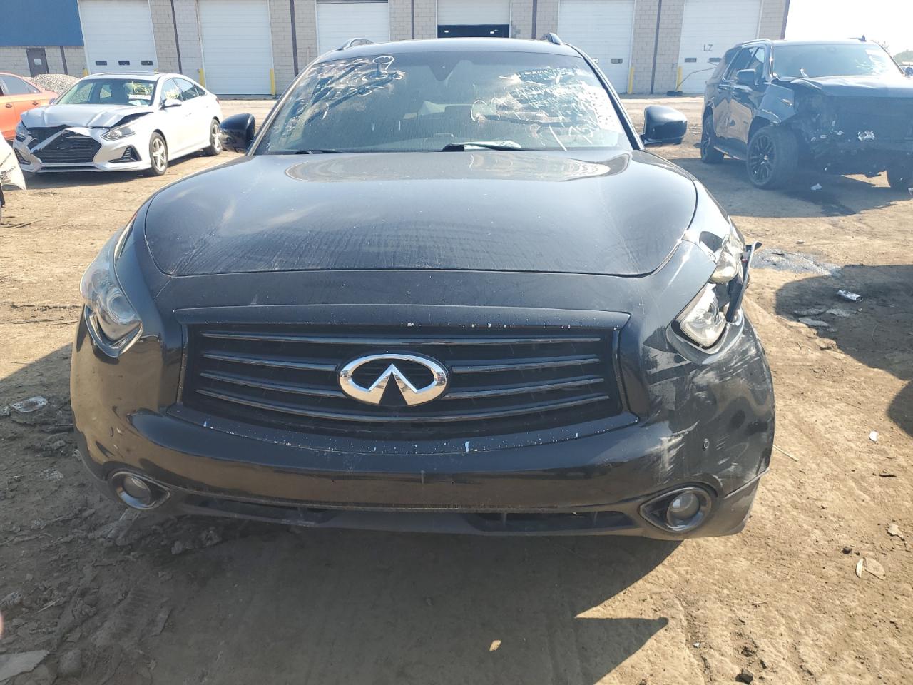 INFINITI QX70