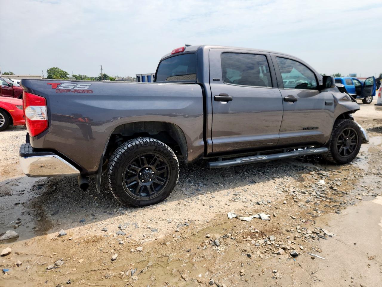 TOYOTA TUNDRA CREWMAX SR5