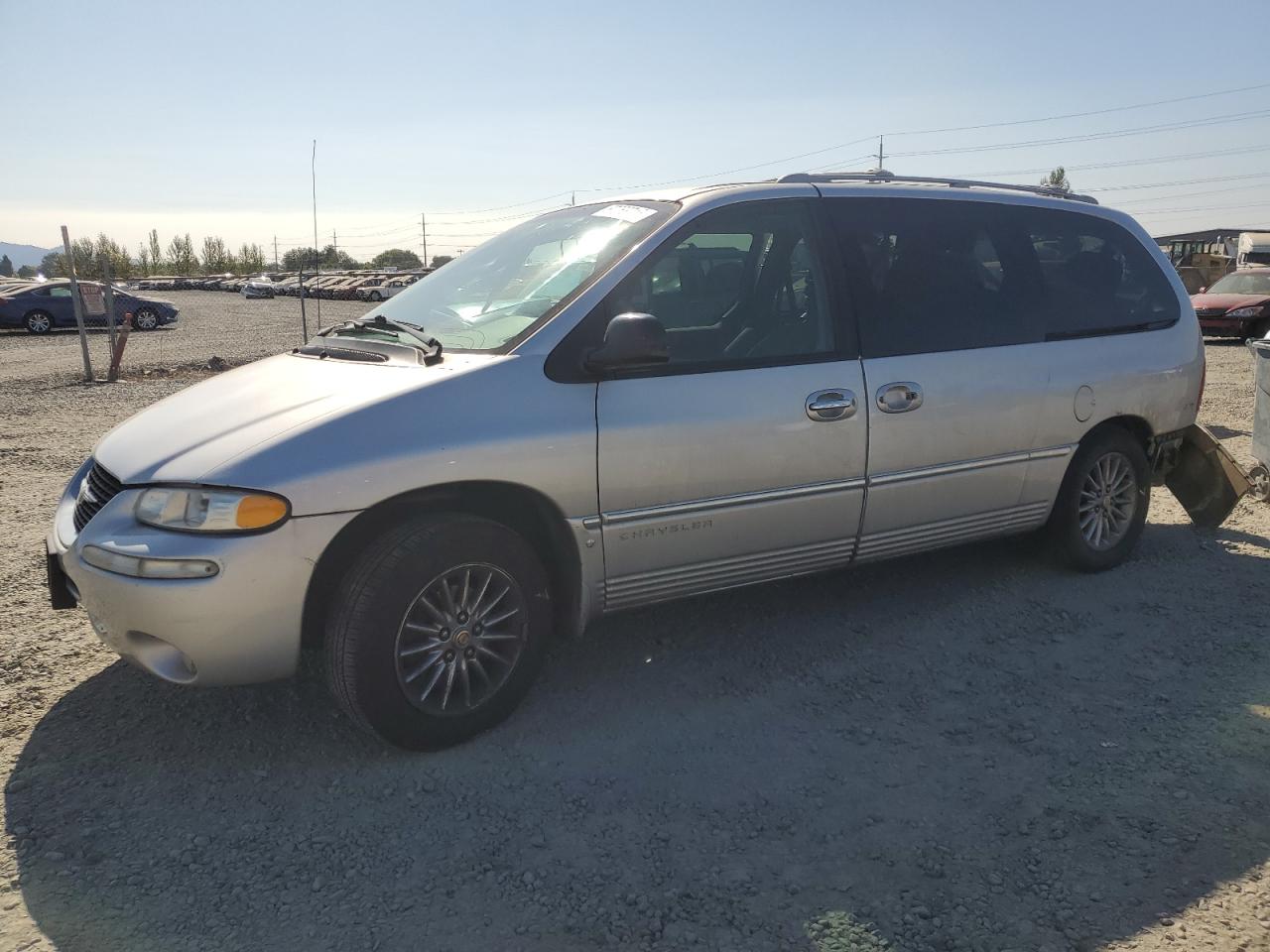 Lot #3266903086 2000 CHRYSLER TOWN & COUNTRY LIMITED