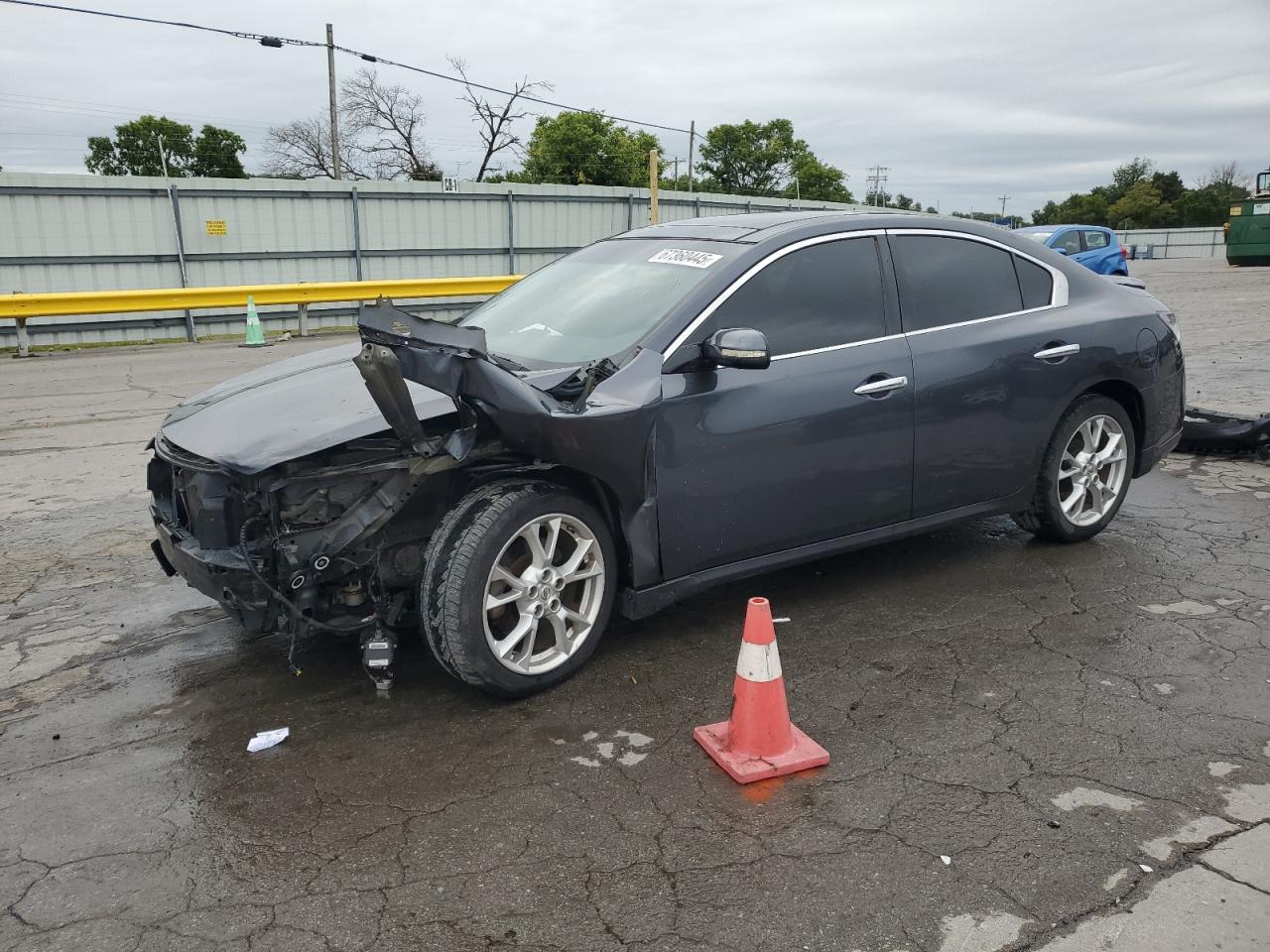 NISSAN MAXIMA S