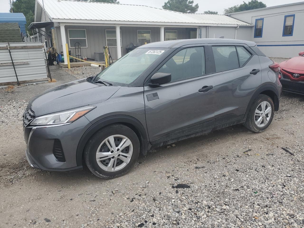 NISSAN KICKS S