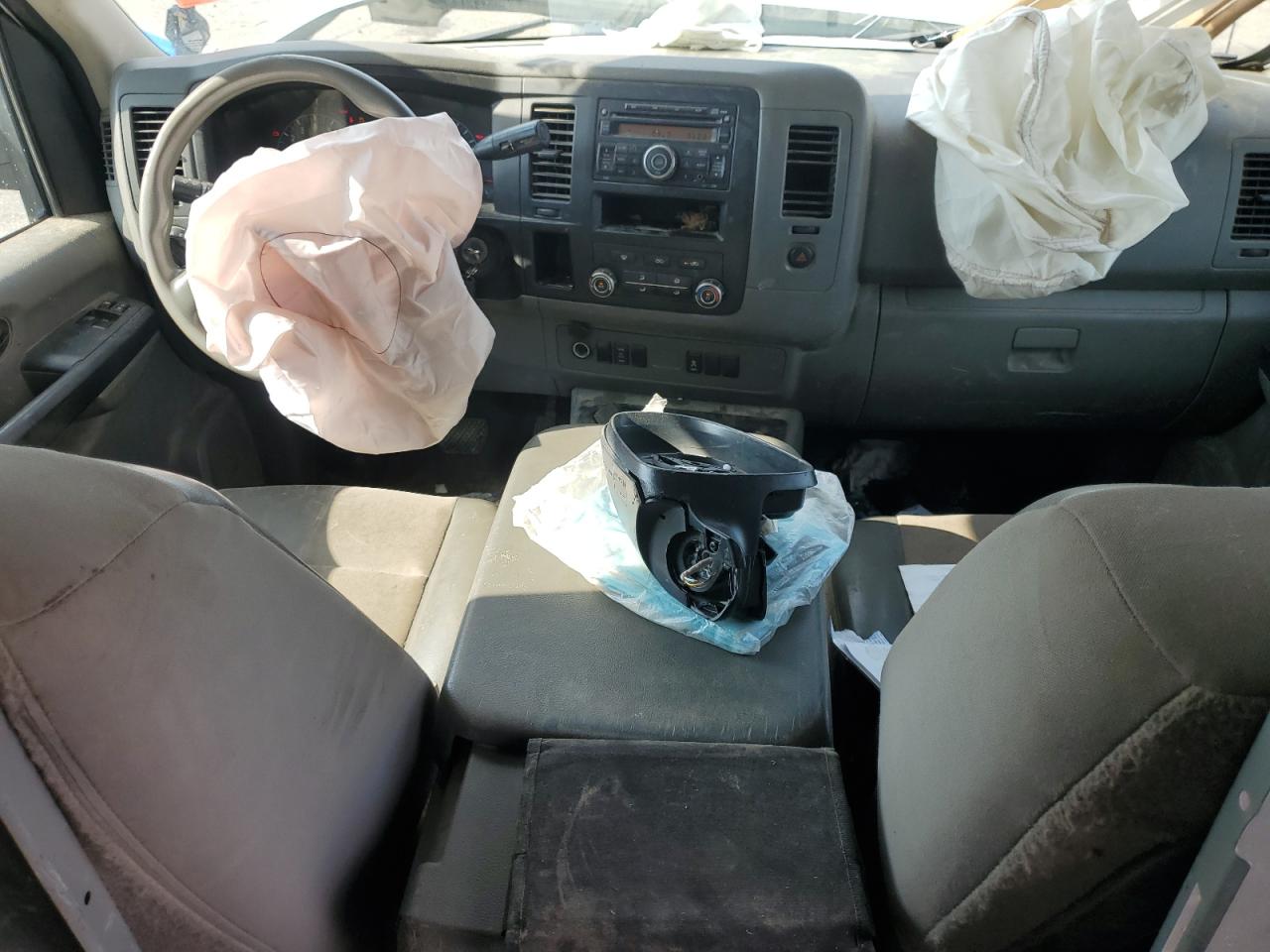 NISSAN NV2500 2500 S