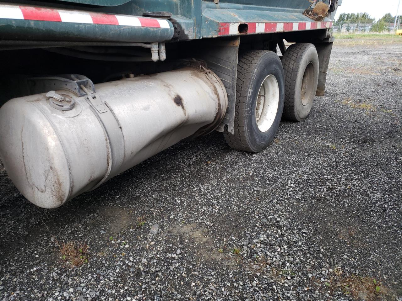 Lot #3292697596 2009 PETERBILT TRACTOR 320