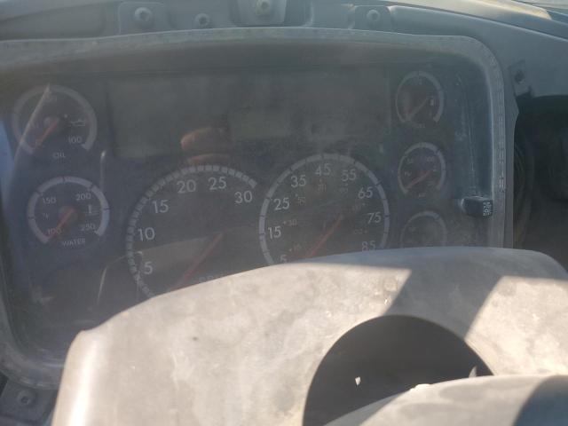 2004 FREIGHTLINER M2 106 MED #3273765352