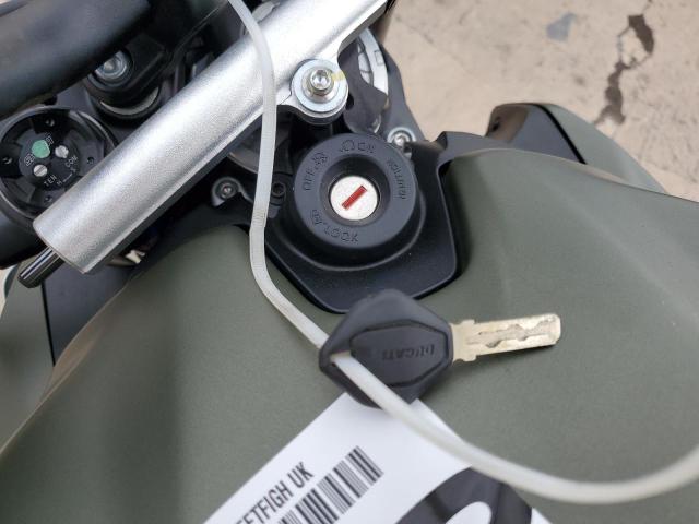 2024 DUCATI STREETFIGHTER V2 ZDMFAKYW9RB007675
