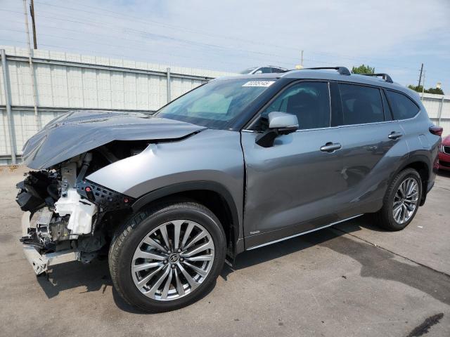 TOYOTA HIGHLANDER