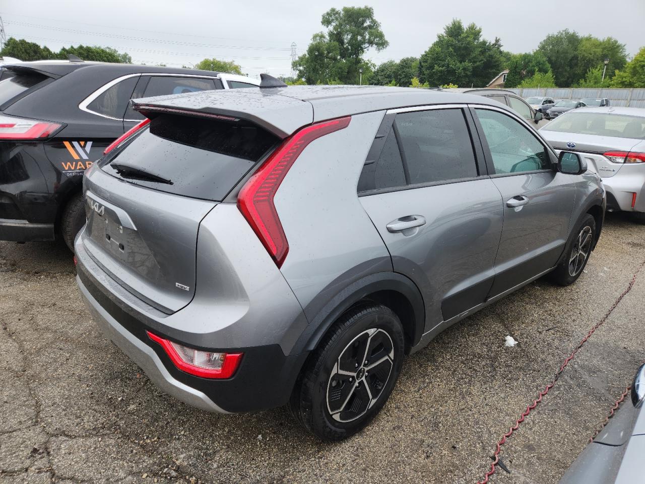 KIA NIRO LX