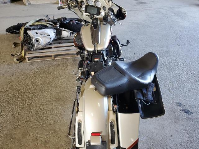 2011 HARLEY-DAVIDSON FLHXSE2 - 1HD1PZ812BB951226