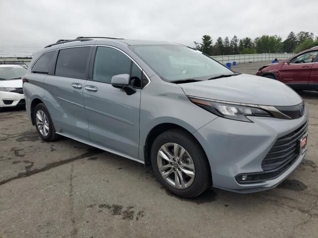 2022 TOYOTA SIENNA XLE 5TDASKFCXNS058083