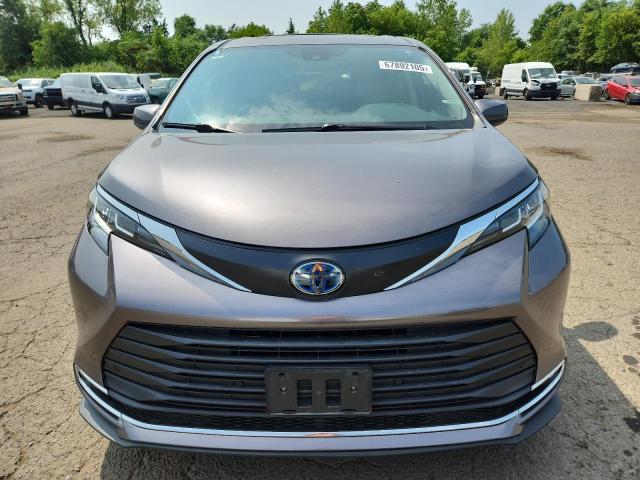 2021 TOYOTA SIENNA XLE 5TDYRKEC8MS037114