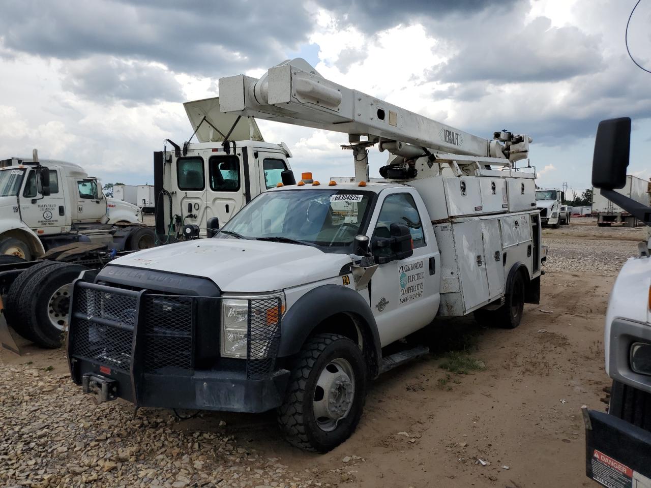 FORD F-550 SUPER DUTY