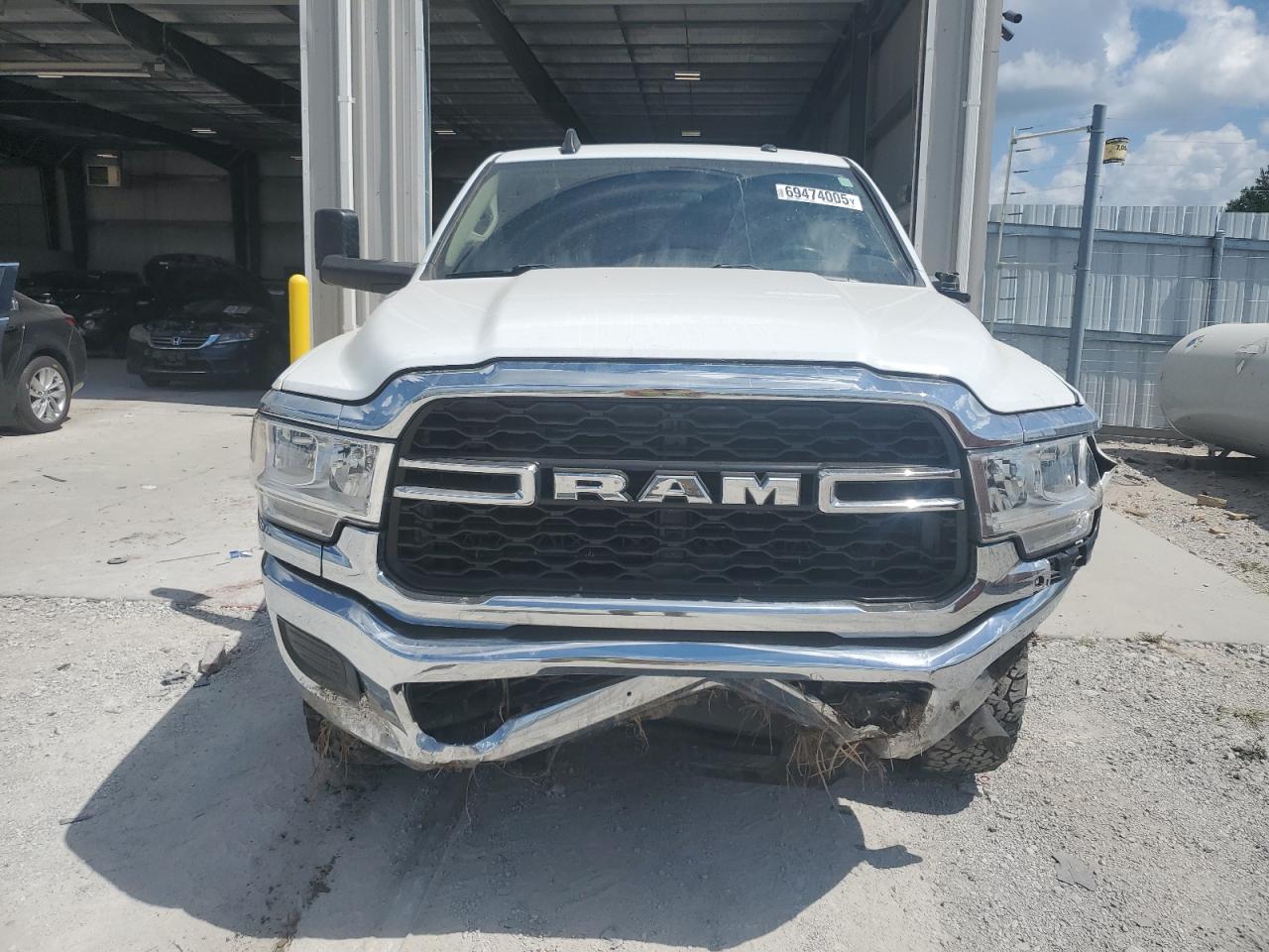 RAM 2500 TRADESMAN