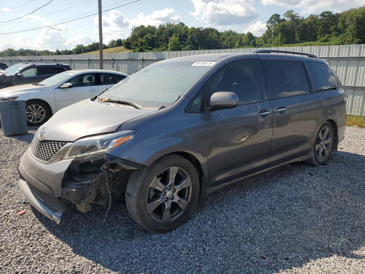 TOYOTA SIENNA SE